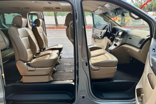 Used 2019 Hyundai Grand Starex 2.5L Gold CRDi AT