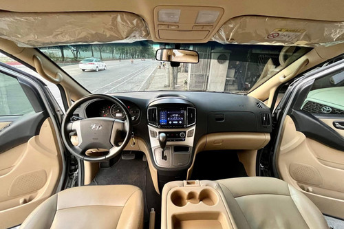 Used 2019 Hyundai Grand Starex 2.5L Gold CRDi AT