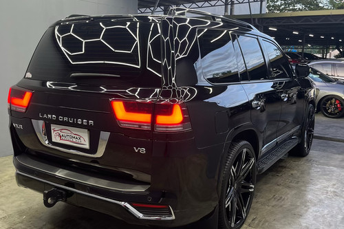 Second hand 2010 Toyota Land Cruiser 200 4.0L Gas A/T 