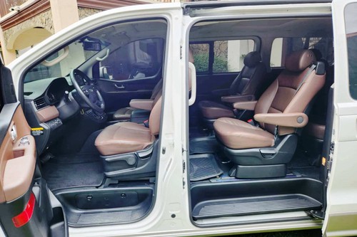 Second hand 2019 Hyundai Grand Starex 2.5 CRDi GLS 5AT Urban 