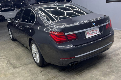 Old 2014 BMW 7 Series Sedan 730d