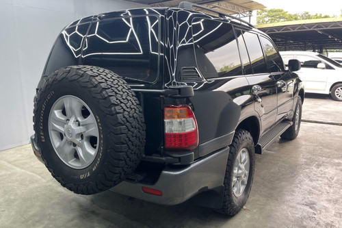 Old 2005 Toyota Land Cruiser 4.2L MT 4x4