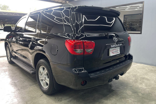 Second hand 2015 Toyota Sequoia 5.7L AT 