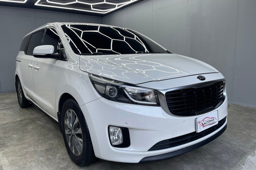 2nd Hand 2016 Kia Carnival EX