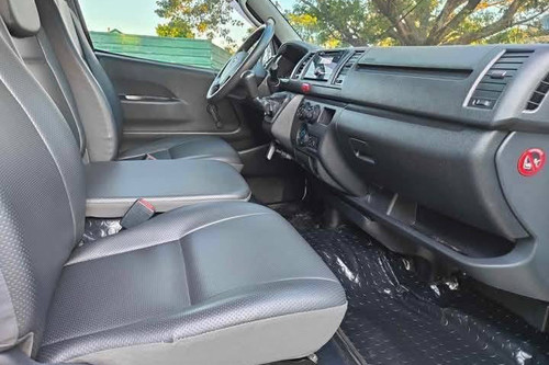 Used 2021 Toyota Hiace 3.0L Commuter MT