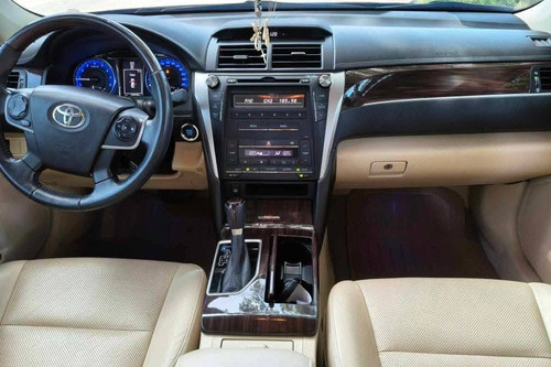 Used 2019 Toyota Camry 2.5V