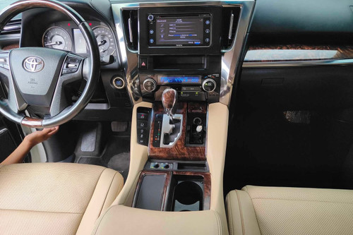 Used 2019 Toyota Alphard 3.5 Gas AT