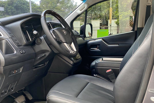 Second hand 2020 Toyota Hiace Super Grandia Elite AT 