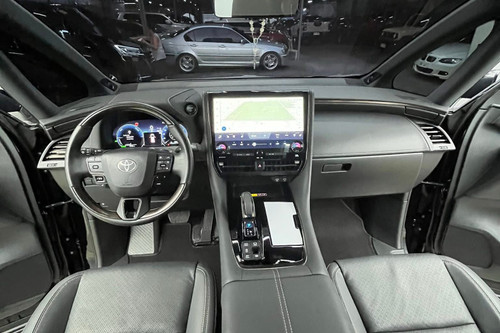 Used 2025 Toyota Alphard 2.5 HEV CVT