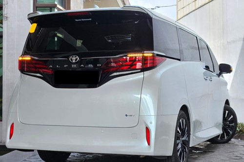 2nd Hand 2024 Toyota Alphard 2.5 HEV CVT