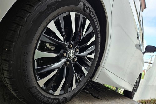 Used 2024 Toyota Alphard 2.5 HEV CVT