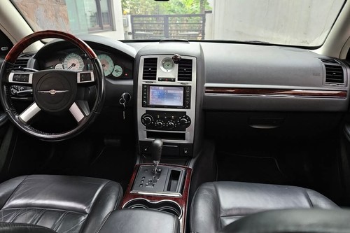 Old 2011 Chrysler 300C 3.5L AT