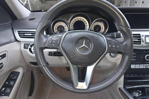 Old 2016 Mercedes-Benz E-Class Sedan 500