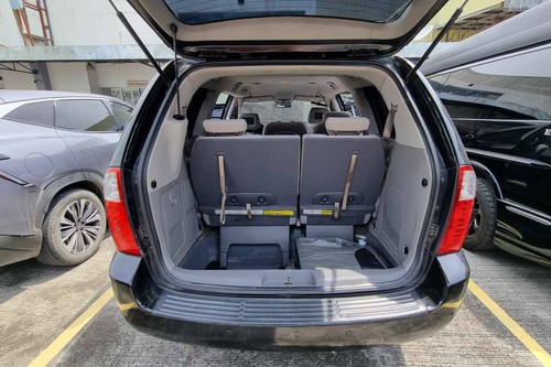 Old 2011 Kia Grand Carnival 2.2 EX AT (7-Seater)