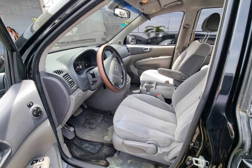 Second hand 2011 Kia Grand Carnival 2.2 EX AT (7-Seater) 