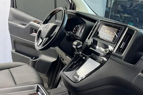 Used 2023 Toyota Hiace 2.8L Super Grandia AT