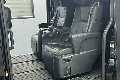 Used 2023 Toyota Hiace 2.8L Super Grandia AT
