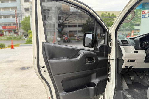 Used 2025 Toyota Hiace Commuter Deluxe