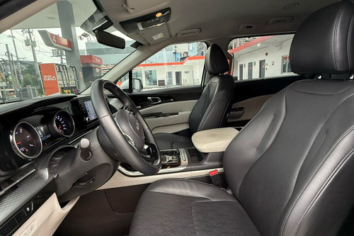 Used 2022 Kia Carnival EX