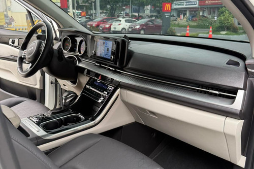 Used 2022 Kia Carnival EX