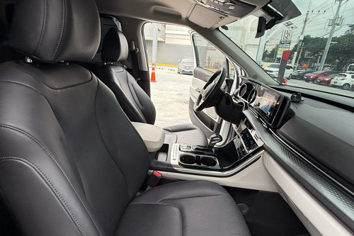 Used 2022 Kia Carnival EX