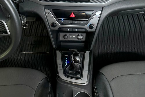 Used 2016 Hyundai Elantra 2.0 GL AT