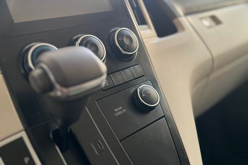 Second hand 2025 Toyota Hiace GL Grandia A/T 