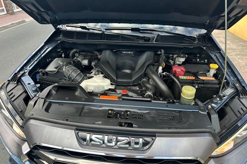 Second hand 2024 Isuzu mu-X 3.0 4x2 LS-E AT 