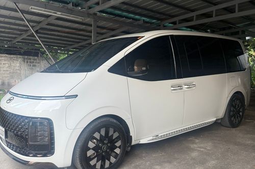 Old 2025 Hyundai Staria 2.2 CRDi Premium+ 8AT AWD 7-seater