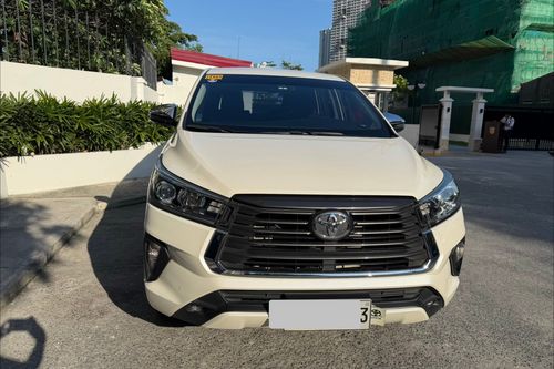 Old 2022 Toyota Innova 2.8 V Diesel AT