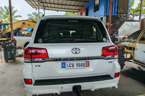 Second hand 2016 Toyota Land Cruiser 200 4.5L VX AT 