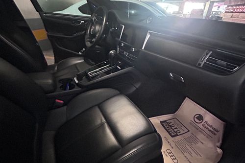 Second hand 2024 Porsche Macan PDK 