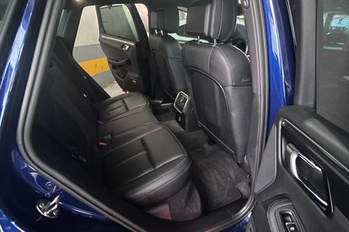 Old 2024 Porsche Macan PDK