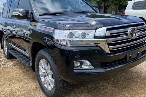 Second hand 2020 Toyota Land Cruiser 200 4.5L DSL AT 