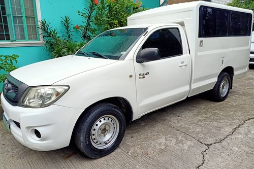 2nd Hand 2011 Toyota Hilux 2.4 Cab & Chassis 4x2 M/T