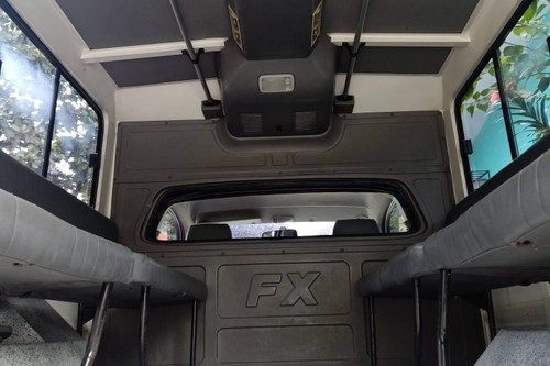 Old 2011 Toyota Hilux 2.4 Cab & Chassis 4x2 M/T