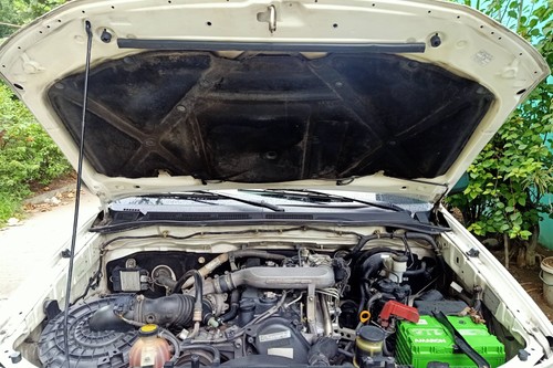 Used 2011 Toyota Hilux 2.4 Cab & Chassis 4x2 M/T