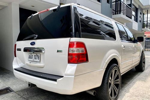 Old 2014 Ford Expedition 5.4L XLT AT