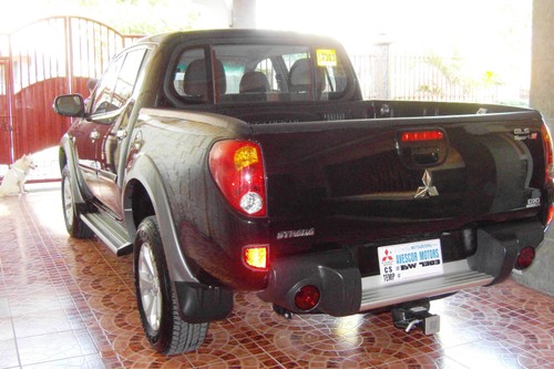 Second hand 2013 Mitsubishi Strada 2.5 GLS Sport V 4x4 AT SE (Field Master) 