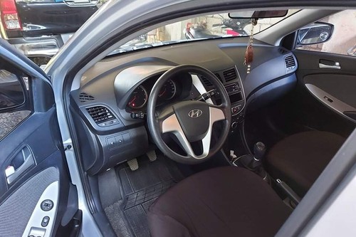 Old 2012 Hyundai Accent 1.4 E MT