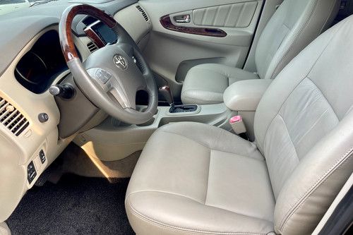 Used 2014 Toyota Innova 2.5L V AT