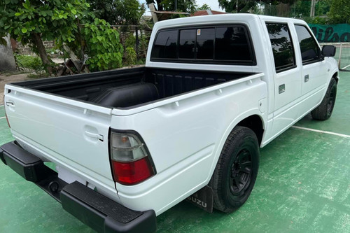Second hand 2000 Isuzu Fuego LS MT 