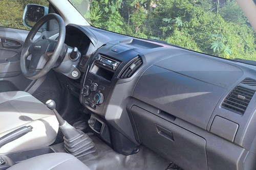 Old 2017 Isuzu D-Max LT-X 4x2 MT