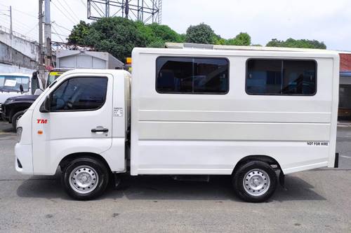 Old 2019 Foton Gratour MPV 14 Seater