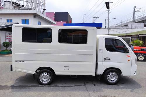 Used 2019 Foton Gratour MPV 14 Seater