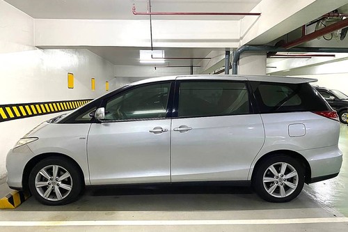 Second hand 2010 Toyota Previa 2.4L V AT 