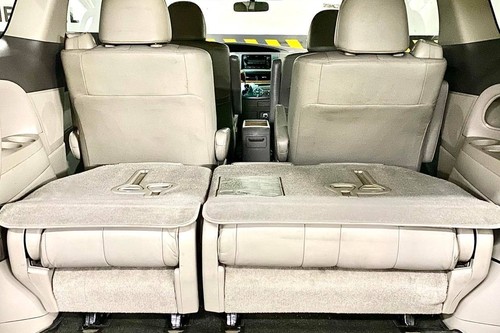 Used 2010 Toyota Previa 2.4L V AT