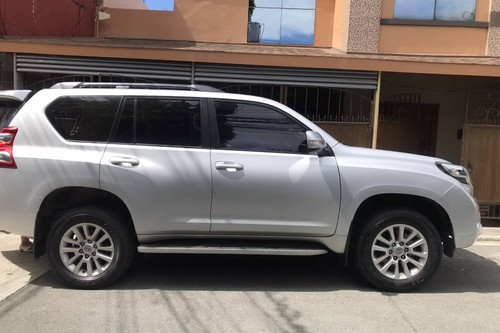 Second hand 2014 Toyota Land Cruiser Prado 4.0L Gas AT 