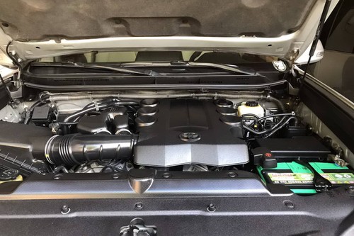 Used 2014 Toyota Land Cruiser Prado 4.0L Gas AT