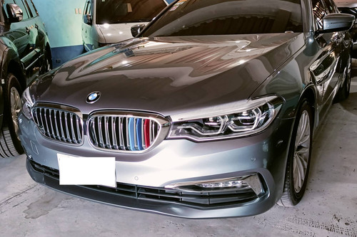 Old 2018 BMW 5 Series Sedan 520d